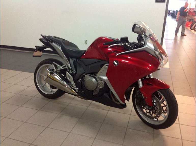 2010 honda vfr1200f 