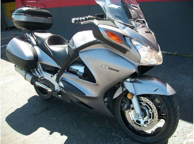 Buy 2003 Honda ST1300 on 2040-motos