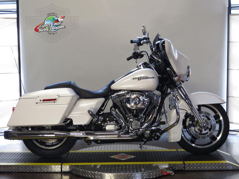 2011 harley-davidson flhx - street glide  touring 