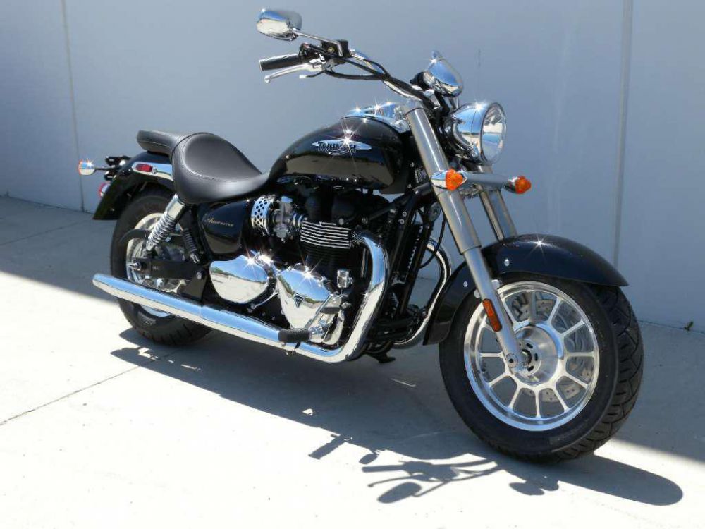 2013 triumph america - phantom black  cruiser 