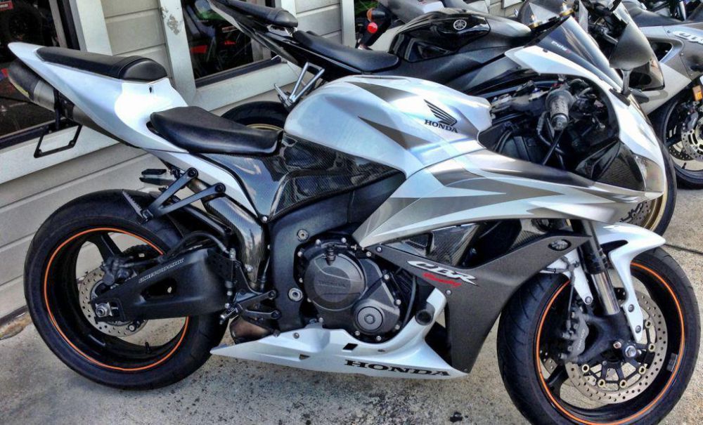 2007 honda cbr600rr  sportbike 