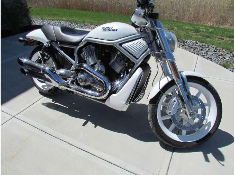 2006 harley-davidson vrscr street rod  cruiser 