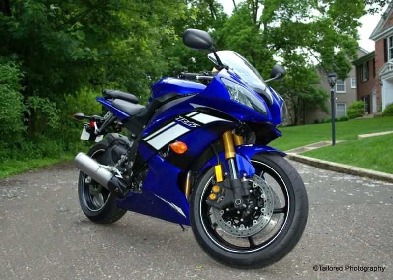 Buy Mint condition yamaha R6, 1000 miles. never down. on 2040-motos