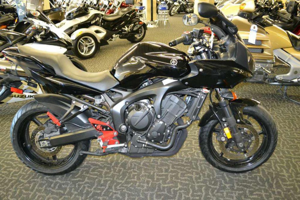 2009 yamaha fz6  sportbike 