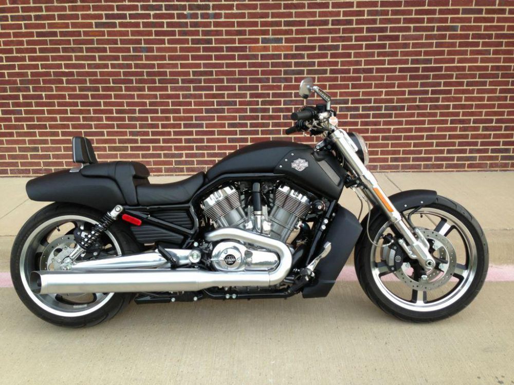 2012 harley-davidson vrscf v-rod muscle  cruiser 