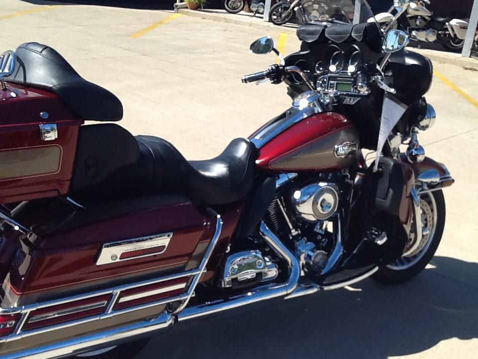 2009 harley-davidson ultra classic flhtcu  touring 