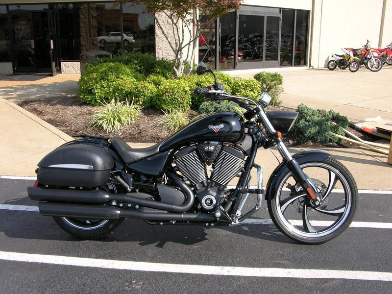 2013 Victory Vegas 8-Ball Cruiser 