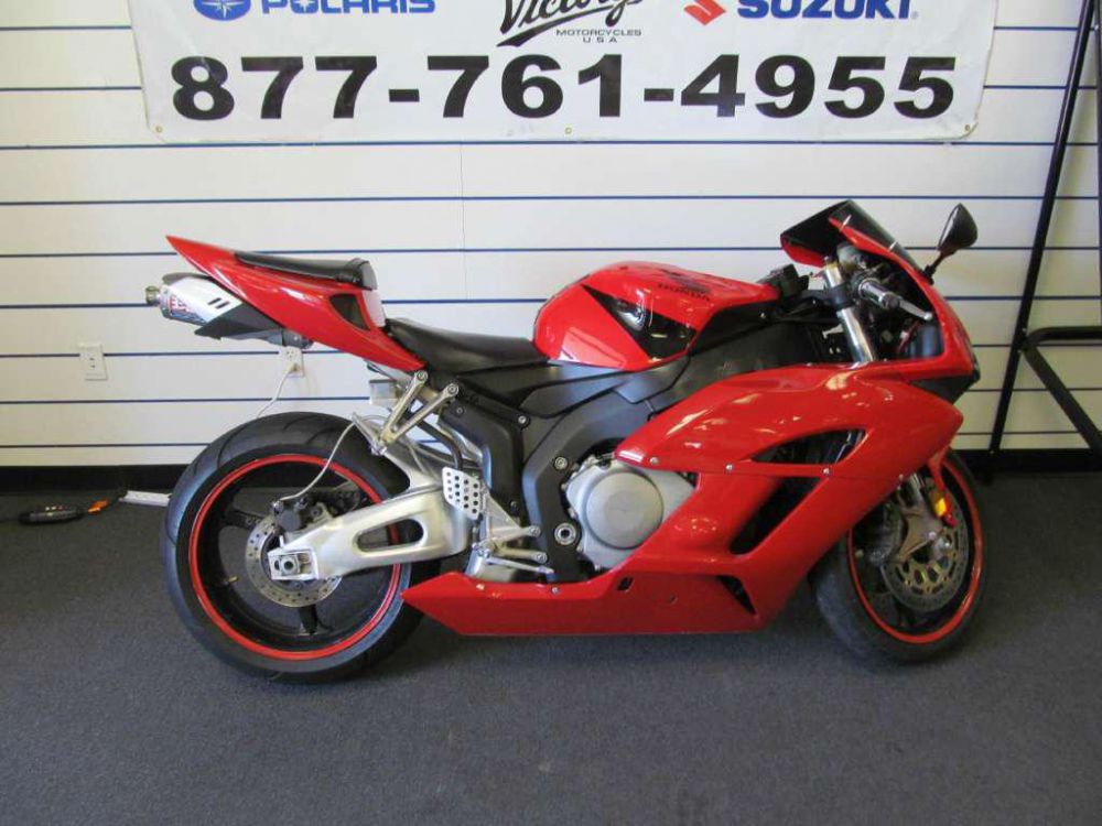 2004 honda cbr1000rr  sportbike 