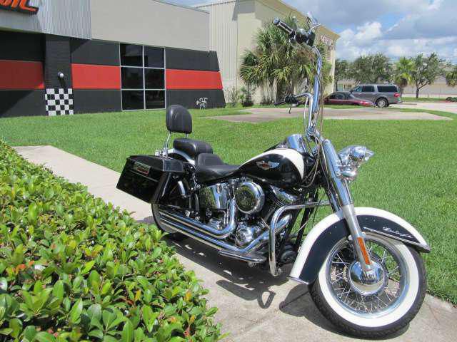 2005 harley-davidson flstn/flstni softail deluxe  cruiser 