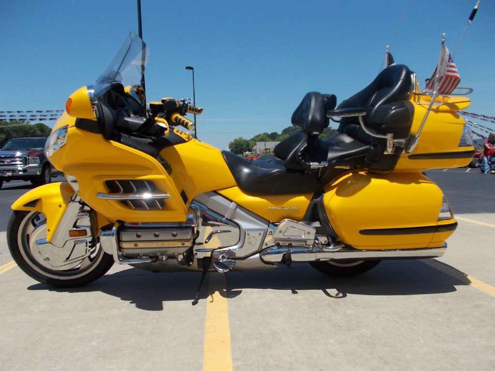 Хонда голд 1800. Honda Gold Wing. Голд Винг 1800. Honda Goldwing 1800. Holda Gold VIN 1800.