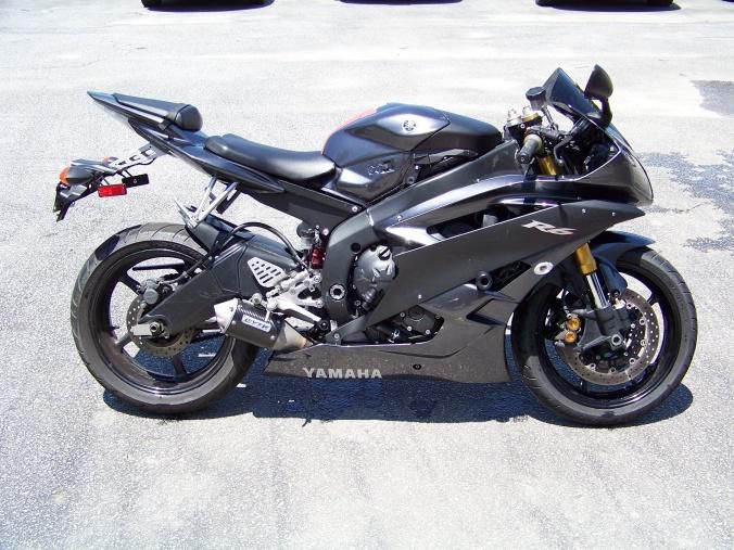 2007 yamaha yzf r6  sportbike 