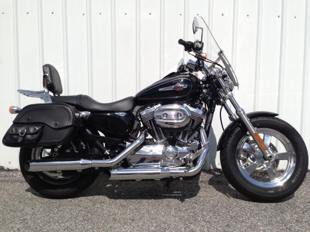 2011 harley-davidson xl1200c sportster 1200 custom  cruiser 