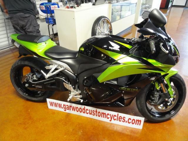 2009 honda cbr600rr  sportbike 