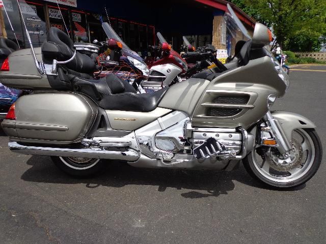 2003 honda gold wing  abs  touring 