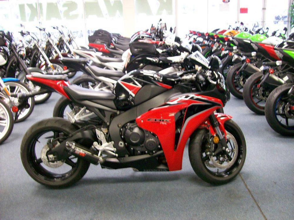 2010 honda cbr1000rr  standard 