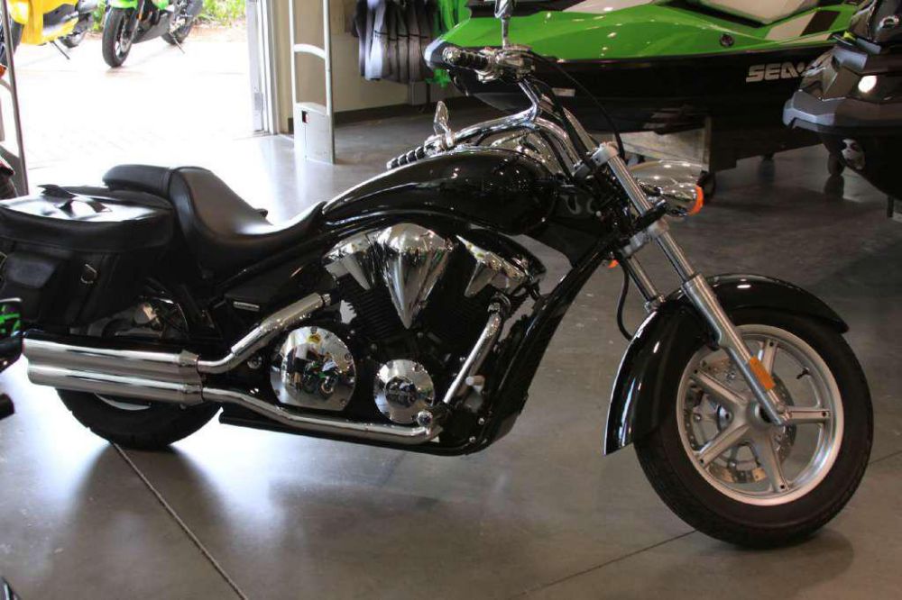 2010 honda stateline (vt1300cr)  cruiser 