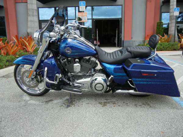 2013 Harley-Davidson FLHRSE5 CVO Road King