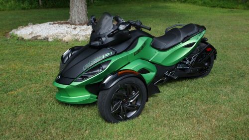 2013 can-am spyder