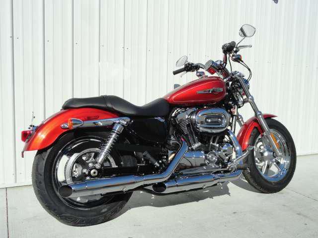 2014 Harley-Davidson XL 1200C Sportster 1200 Custom Cruiser 