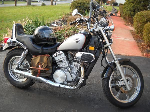 Kawasaki vulcan 750, motorcycle,2004, 5180 miles excellent condition.