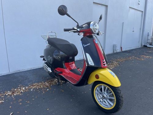 2023 Vespa Primavera 150 Disney Mickey Mouse Edition