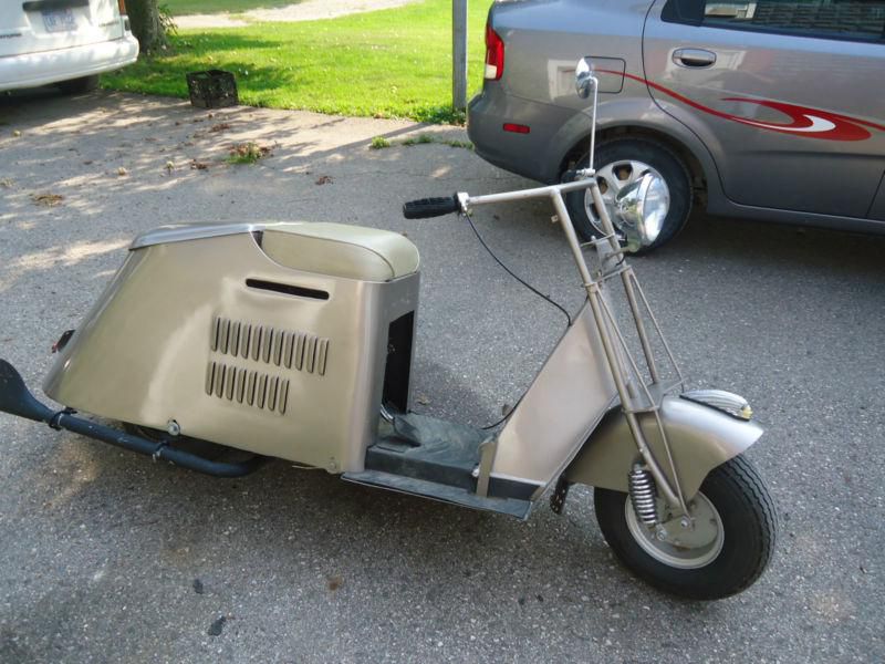 1947 cushman motorscooter 50 series customized on 2040-motos