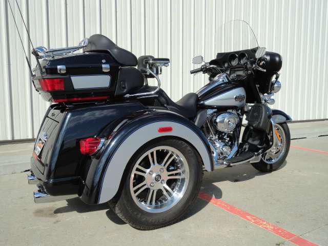 2013 harley-davidson flhtcutg tri glide ultra classic  trike 