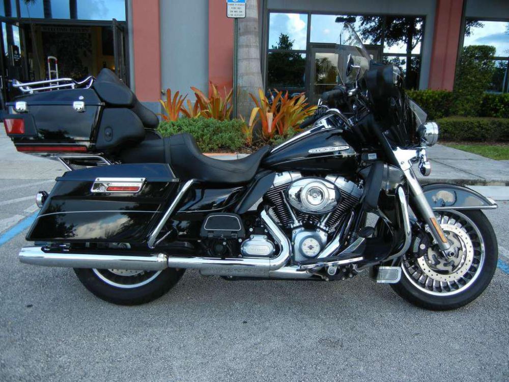 2011 harley-davidson flhtcu ultra classic electra glide  touring 