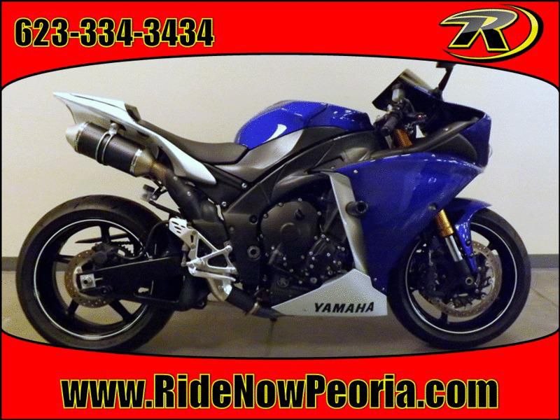 2011 yamaha yzf r1  sportbike 