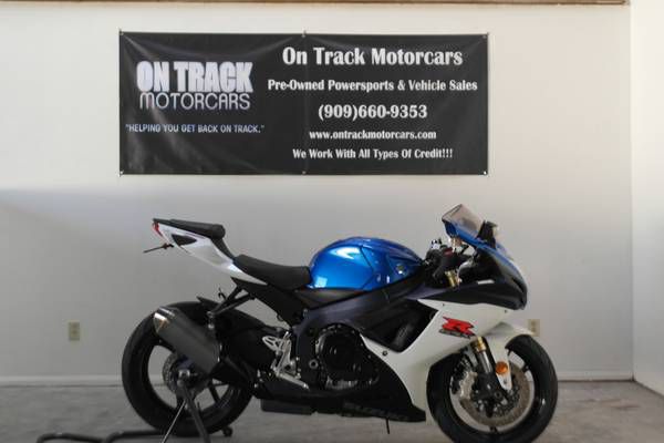 2011 suzuki gsxr750 blue.white