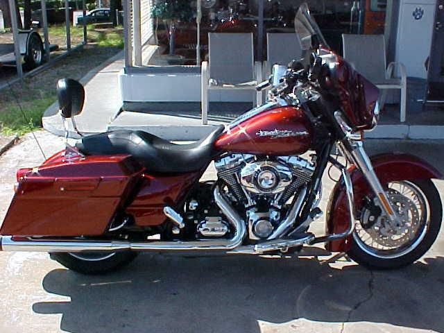 2009 harley davidson flhx street glide one owner  like new