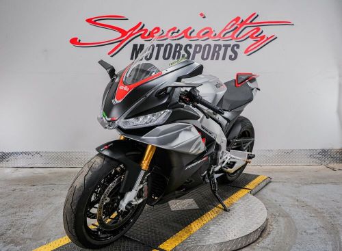 2022 Aprilia RSV4 1100