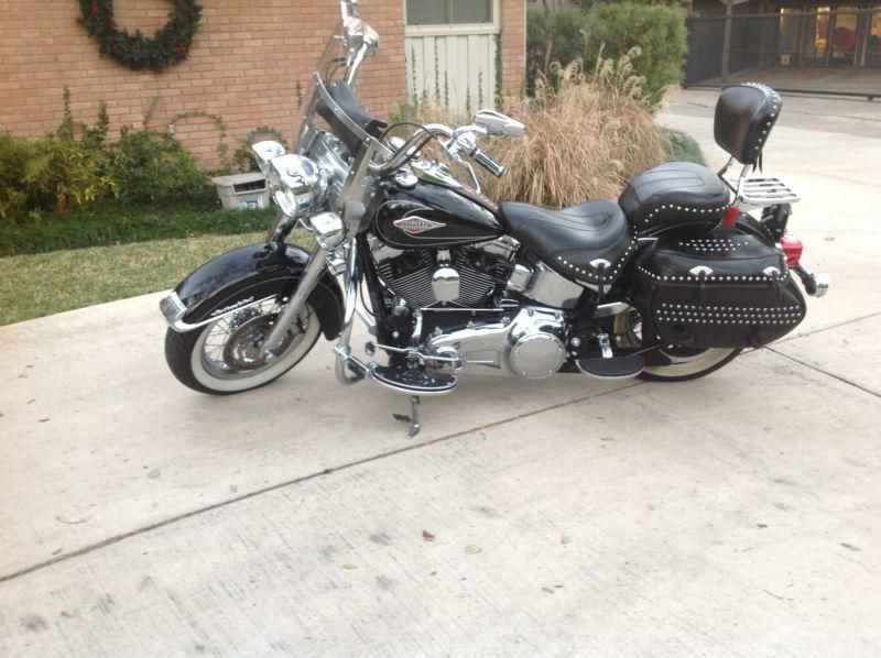 2010 Heritage Soft Tail Classic - Low Mileage, Never Dropped, and No Scratches.