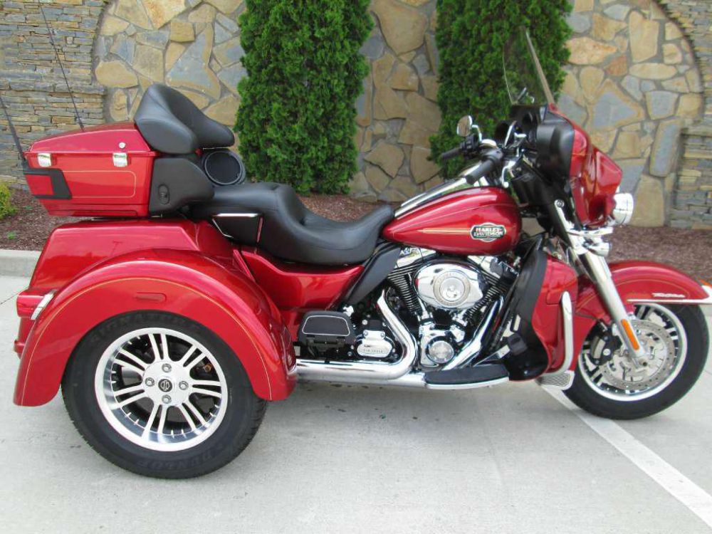 2013 harley-davidson flhtcutg tri glide ultra classic  trike 