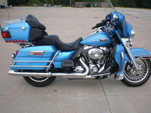 2011 harley-davidson flhtcu ultra classic electra glide  touring 