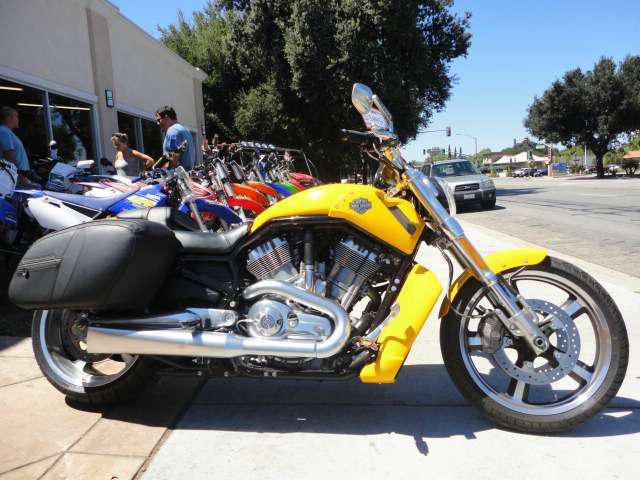 2011 harley-davidson vrscf v-rod muscle  cruiser 