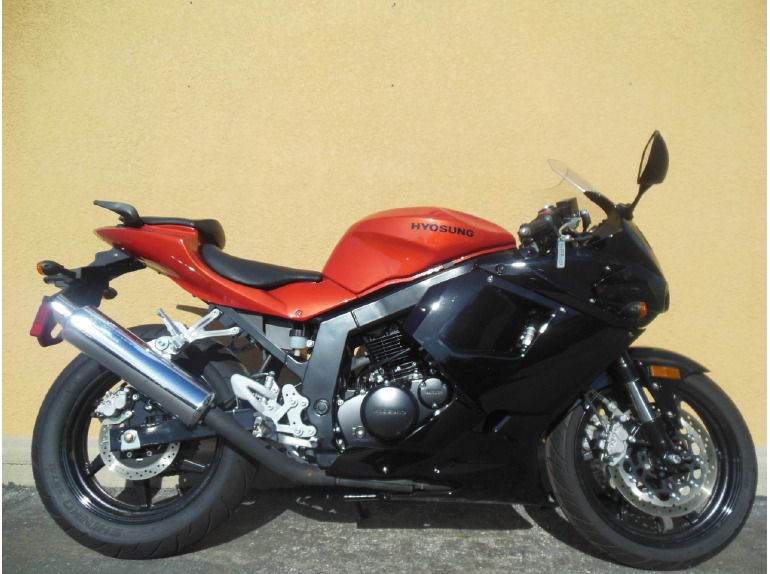 2011 Hyosung GT250 R 