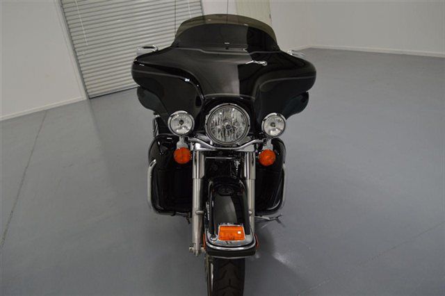 2012 black harley-davidson flhtcu