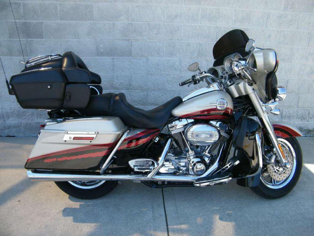 2006 harley-davidson flhtcuse screamin eagle ultra classic  touring 