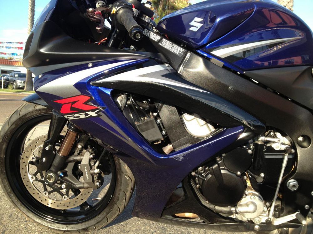 Suzuki GSX R 600 РІС‹С…Р»РѕРї