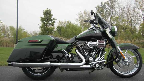 2014 Harley-Davidson FLHRSE CVO Road King