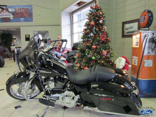 2013 harley-davidson street glide like new only 67 miles