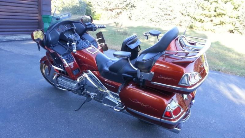 2007 honda goldwing  burnt orange color,  great running bike