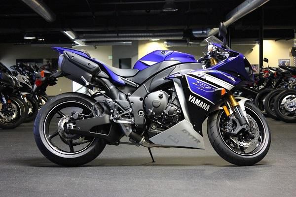 2013 yamaha yzf-r1 blue-white  sportbike 