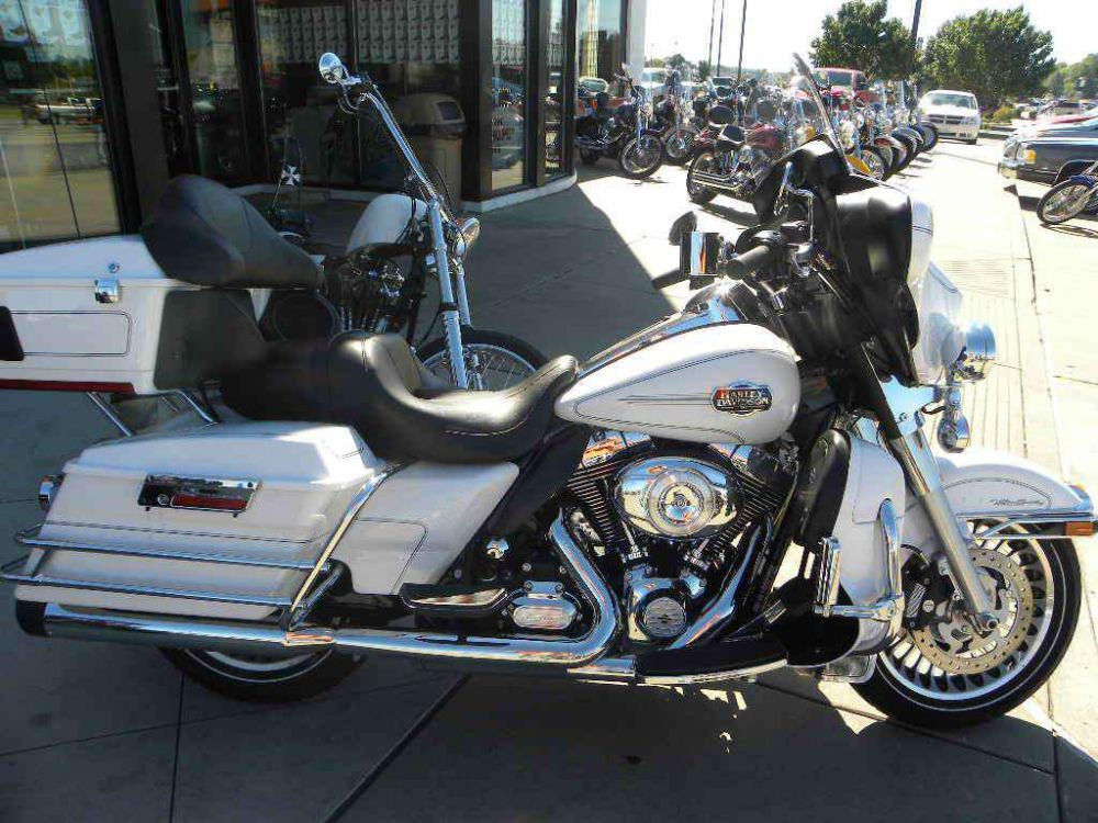 2012 harley-davidson flhtcu ultra classic electra glide  touring 