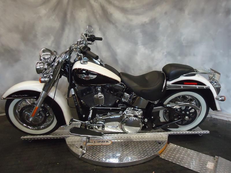 2011 harley-davidson flstn - softail deluxe  cruiser 