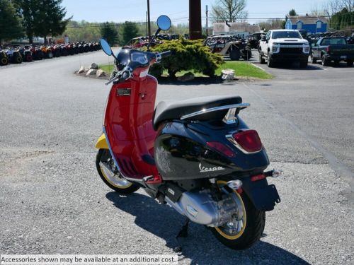 2023 Vespa Primavera 150 Disney Mickey Mouse Edition