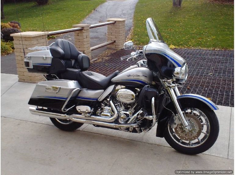 2009 Harley-Davidson FLHTCUSE4 CVO Ultra Classic Electra Glide CVO 