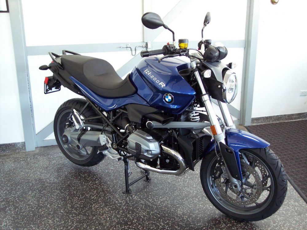 BMW r1200r Street Fighter