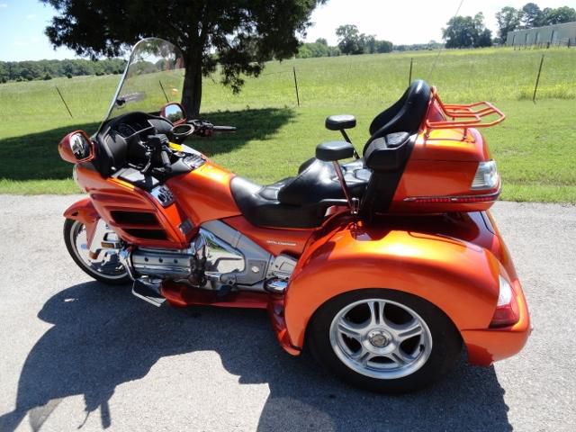 Buy 2006 Honda Goldwing GL1800 Candy Orange Champion on 2040-motos